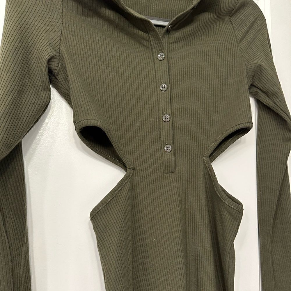 UO Ribbed Cutout Dress - Picture 2 of 6